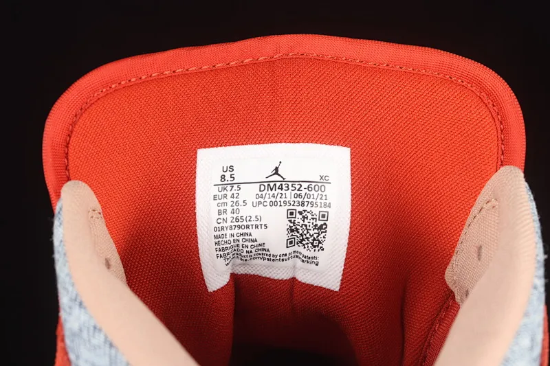 All categories Air Jordan Jordan series basketball shoes Air Jordan 1 Mid G version pure original Levi's x Air Jordan 1 Mid "Denim" AJ1 Joe 1 Levi's denim mid-top basketball shoes DM4352-600